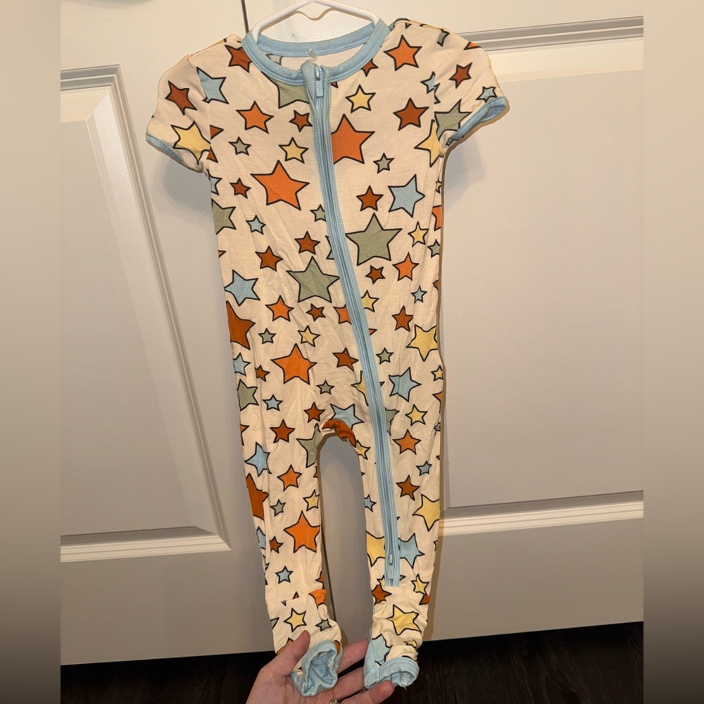 ⭐️ Colorful Star Short Sleeve Posh Peanut Summer Zip Up Bamboo Pajama EUC 9-12